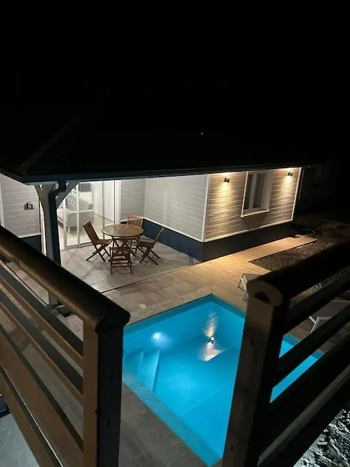Jeda Lodge Hebergement Avec Piscine Privee Le Marin